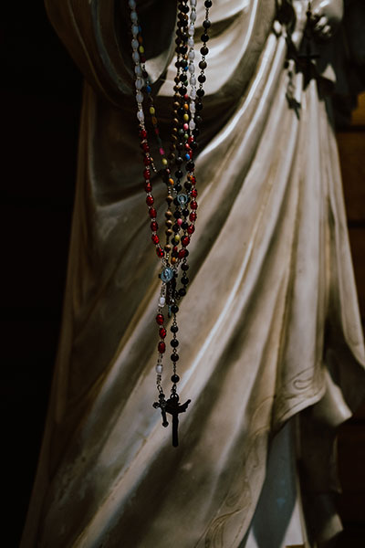 statue-rosaries.jpg